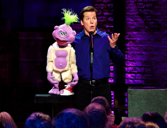 Strike the Right Chord: How Music and Comedy Elevate Employee Engagement at Corporate Events