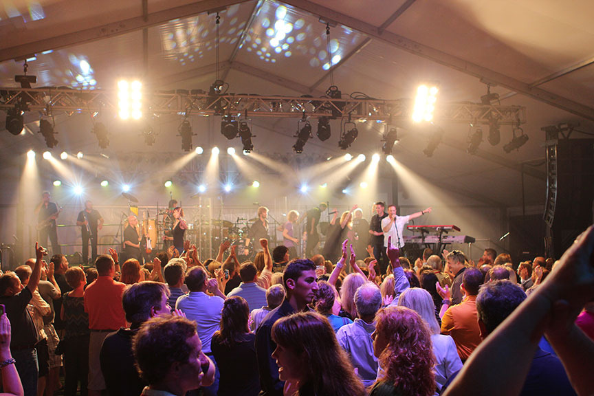 Maximizing Employee Engagement with Expertly Curated Corporate Entertainment