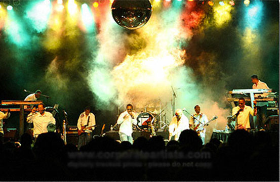 From Applause to Advocacy: Music and Comedy That Create Lasting Connections at Corporate Functions